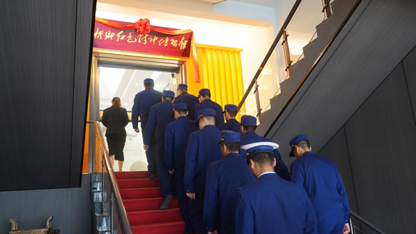 進館.jpg 進館.jpg