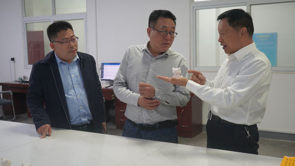 新鄉(xiāng)市鳳泉區(qū)區(qū)委常委 紀(jì)委書記 監(jiān)委主任 付小彬 蒞臨億豐公司 新鄉(xiāng)紅色精神傳習(xí)館參觀學(xué)習(xí)